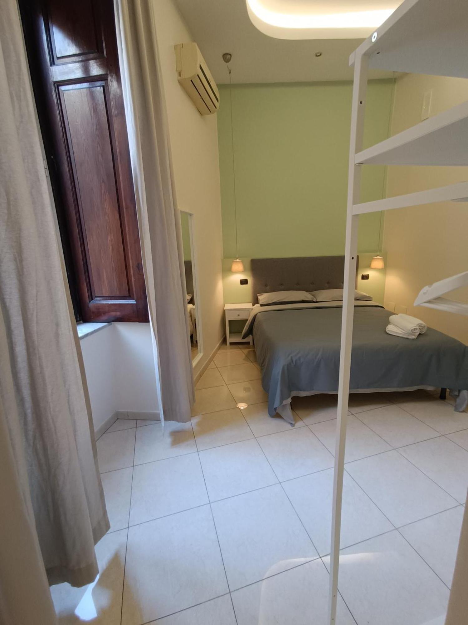 Residenza Geri - Suite And Home Napoli Centro 外观 照片
