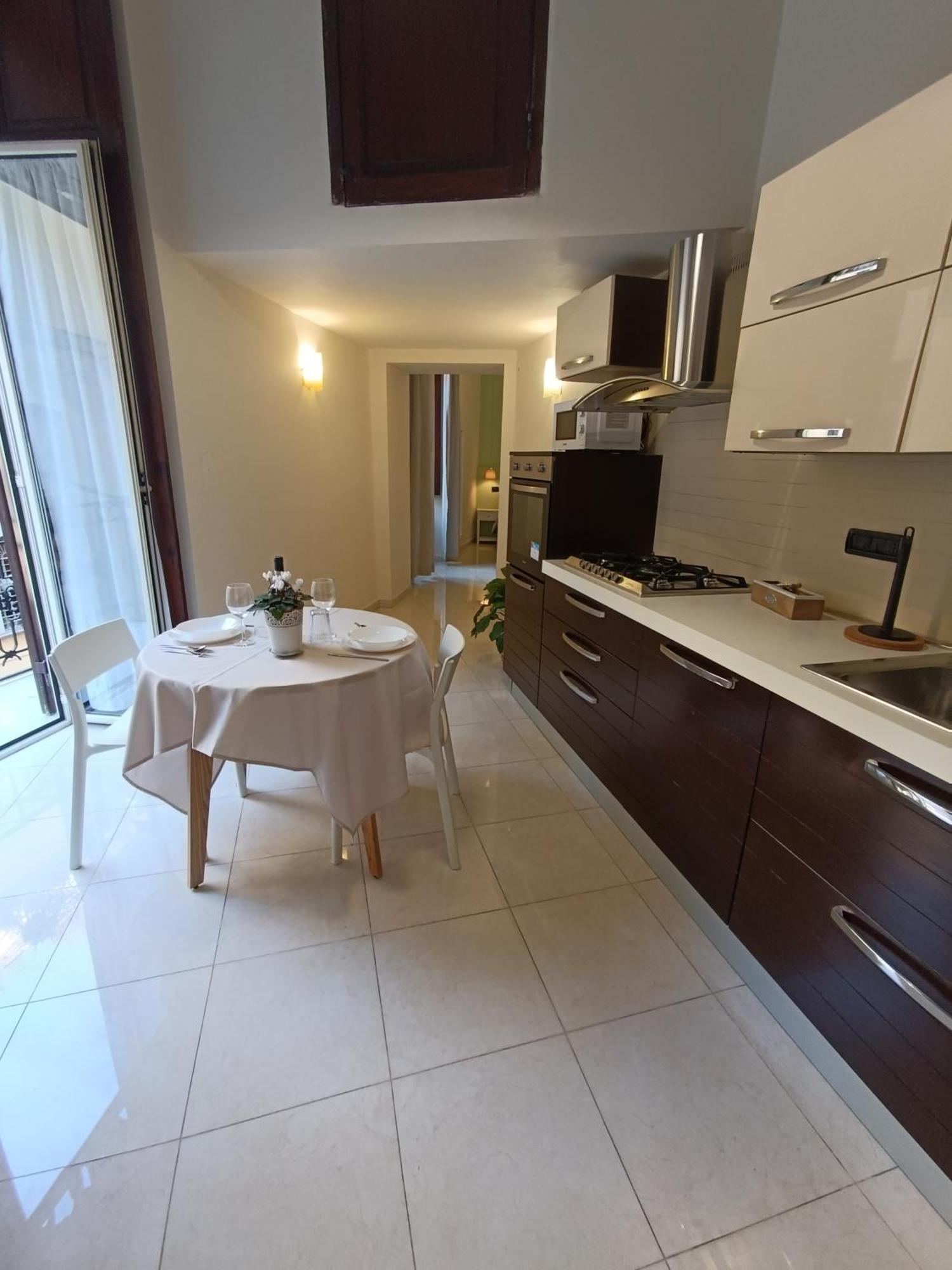 Residenza Geri - Suite And Home Napoli Centro 外观 照片